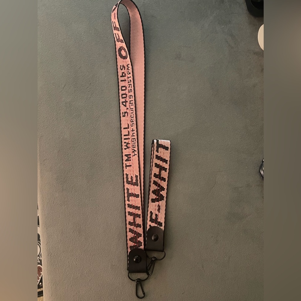 OffWhite keychain pink/black